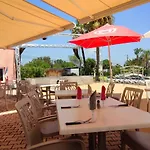 Apartman 4 Etoiles, 6 Personnes, Climatisation, Parking, Piscine, Wi-fi Hyères