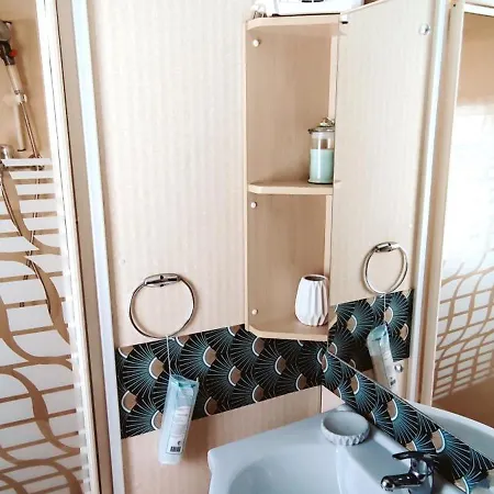 4 Etoiles, 6 Personnes, Climatisation, Parking, Piscine, Wi-fi Lägenhet Hyères