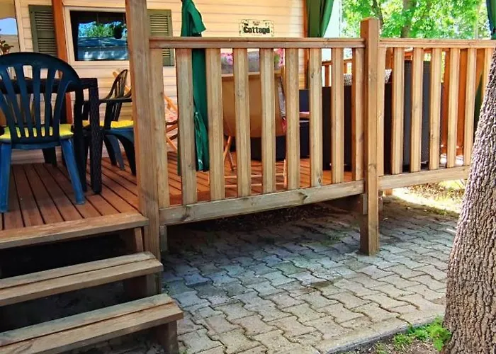 4 Etoiles, 6 Personnes, Climatisation, Parking, Piscine, Wi-fi Ιέρ