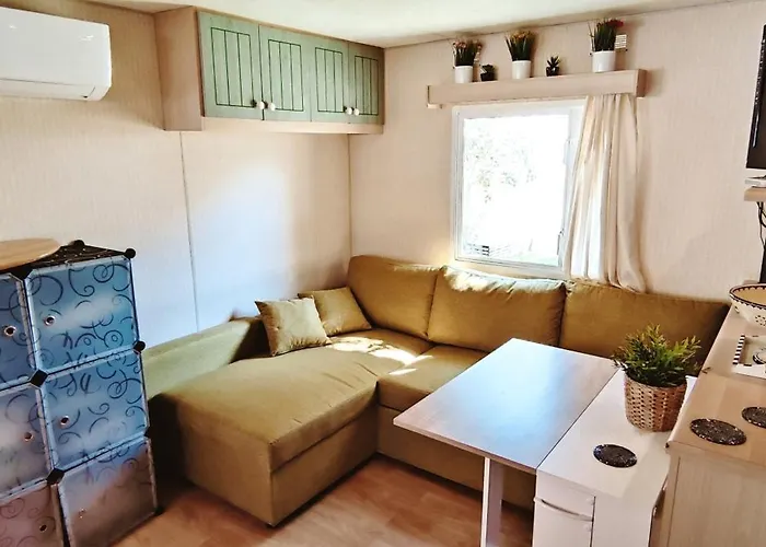 4 Etoiles, 6 Personnes, Climatisation, Parking, Piscine, Wi-fi *